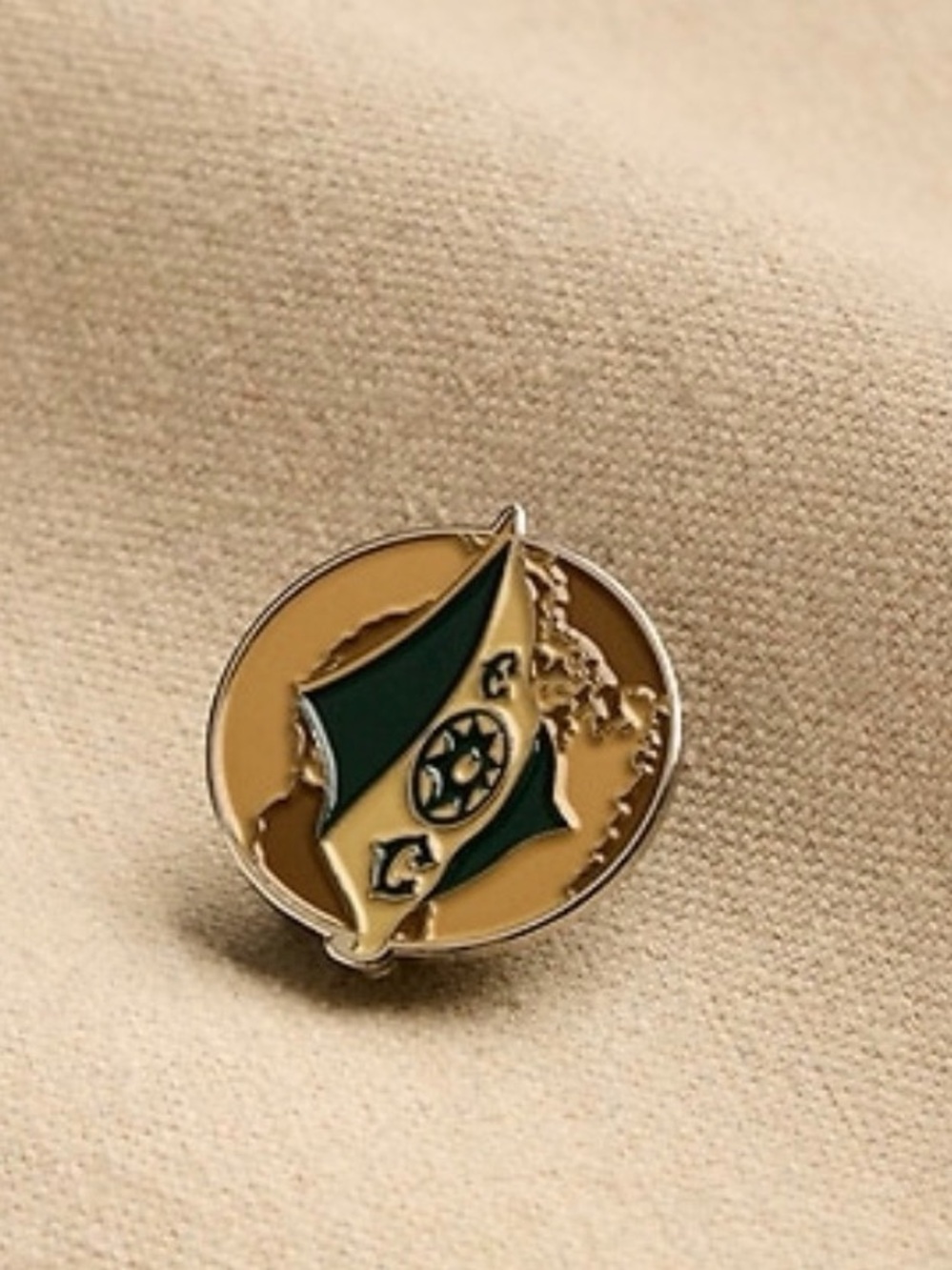 Banana Republic The Explorers Club Exclusive Pin